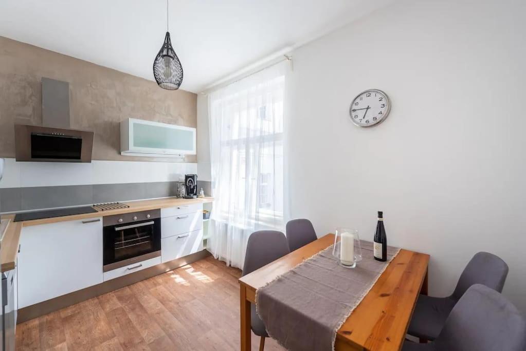 2 Bedrooms Apt Near Wenceslas Sq Praha Eksteriør bilde