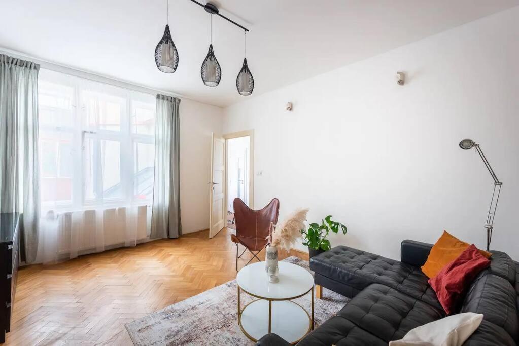 2 Bedrooms Apt Near Wenceslas Sq Praha Eksteriør bilde