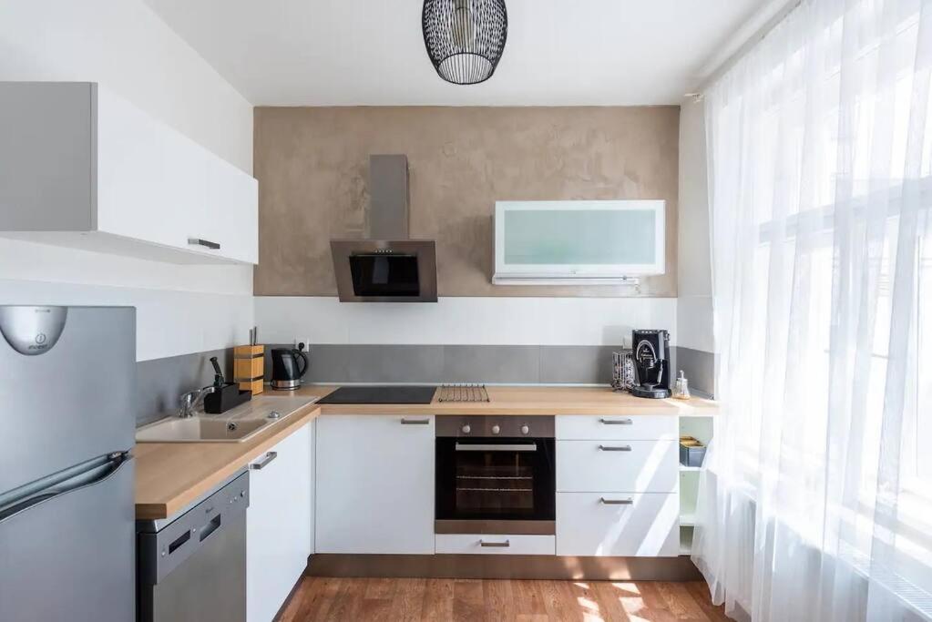 2 Bedrooms Apt Near Wenceslas Sq Praha Eksteriør bilde